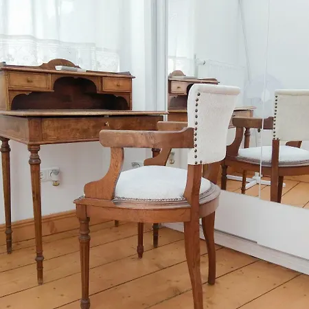 Apartman Living In History - Modern Country *